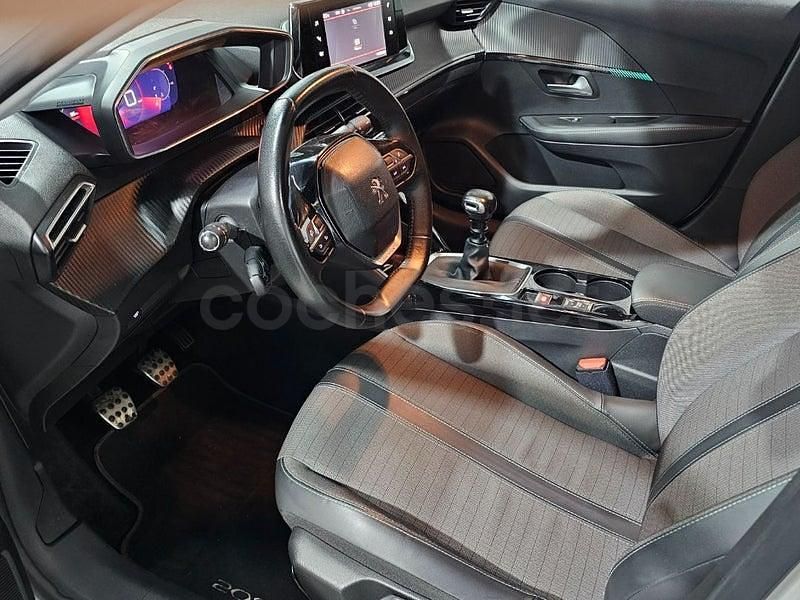 Usado Peugeot 208 Allure 100 CV (73 kW) 2020 Blanco Utilitario