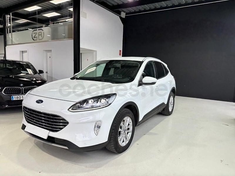 Usado Ford Kuga ST-Line 150 HP (110 kW) 2023 Branco SUV