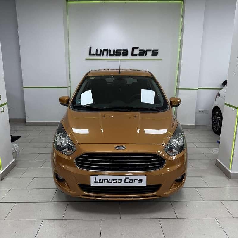 Usado Ford Ka Plus Ultimate 86 CV (63 kW) 2018 Naranja Utilitario