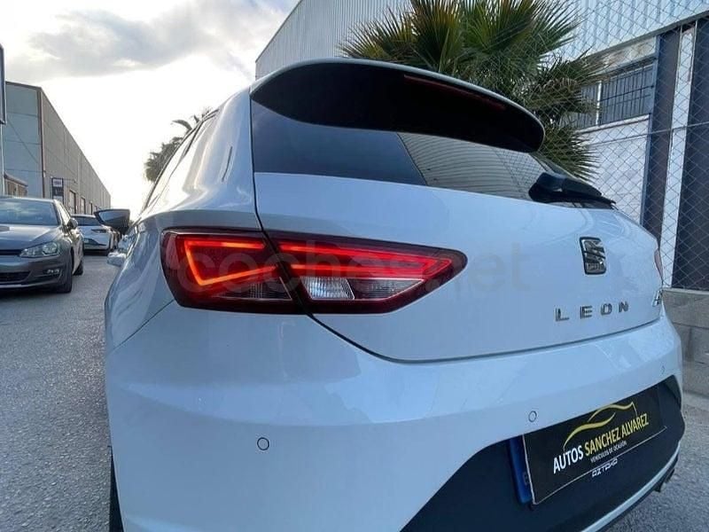 Käytetty Seat Leon CUPRA 265 HP (194 kW) 2013 Valkoinen Sedan