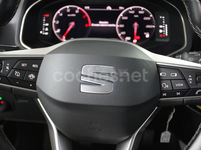 Usado Seat Arona Style 110 CV (80 kW) 2022 Rojo SUV