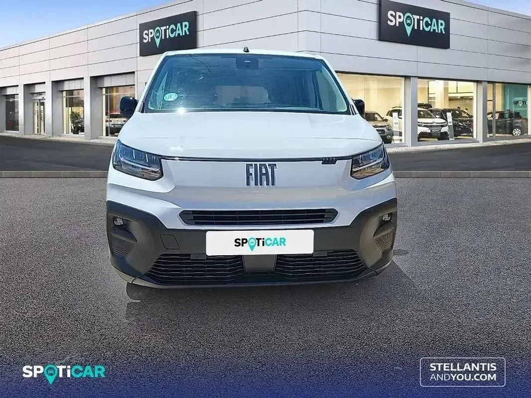 Usado Fiat Doblò 101 CV (74 kW) 2025 Blanco Monovolumen