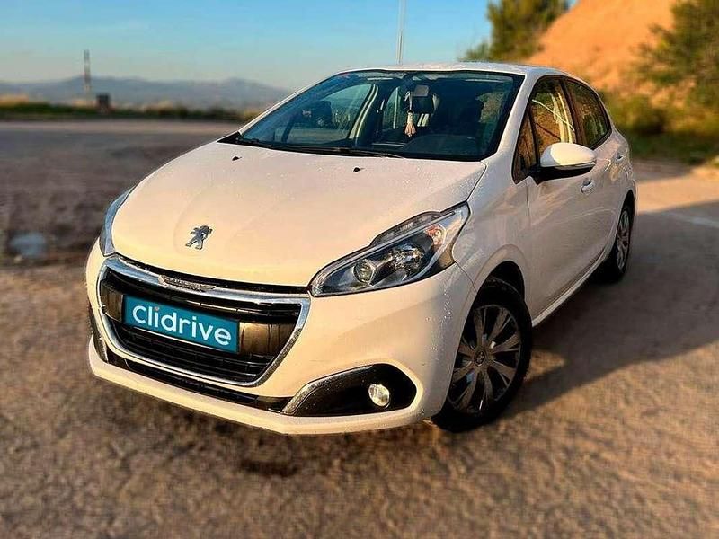Usado Peugeot 208 Access 75 CV (55 kW) 2016 Blanco Utilitario