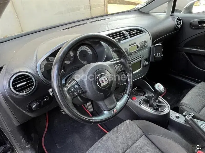Usado Seat Leon 170 CV (125 kW) 2008 Negro Utilitario