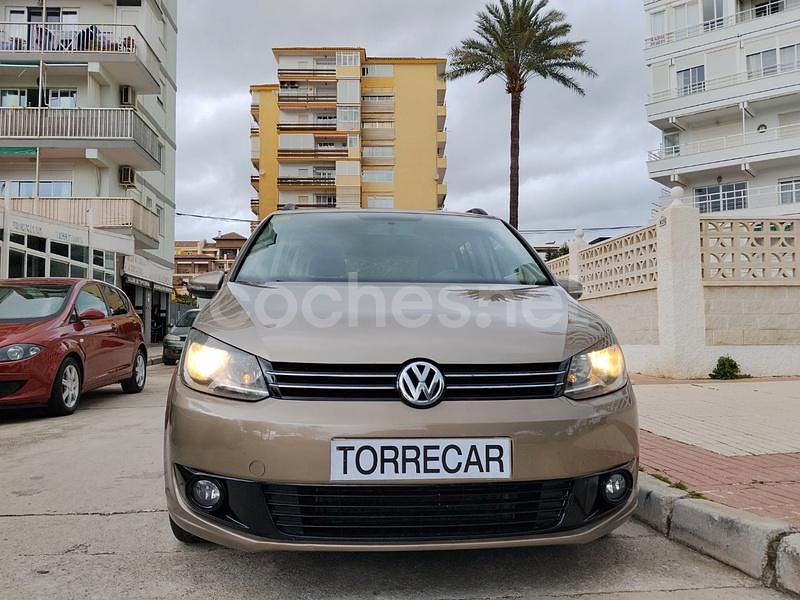 Beige Usado 2013 VW Touran Advance Monovolumen | 6990 € (Caro) - Imagen 1/4