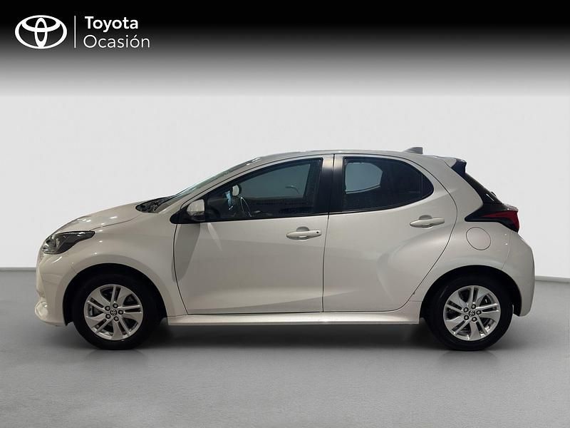 Usado Toyota Yaris Active 116 CV (85 kW) 2021 Blanco Utilitario