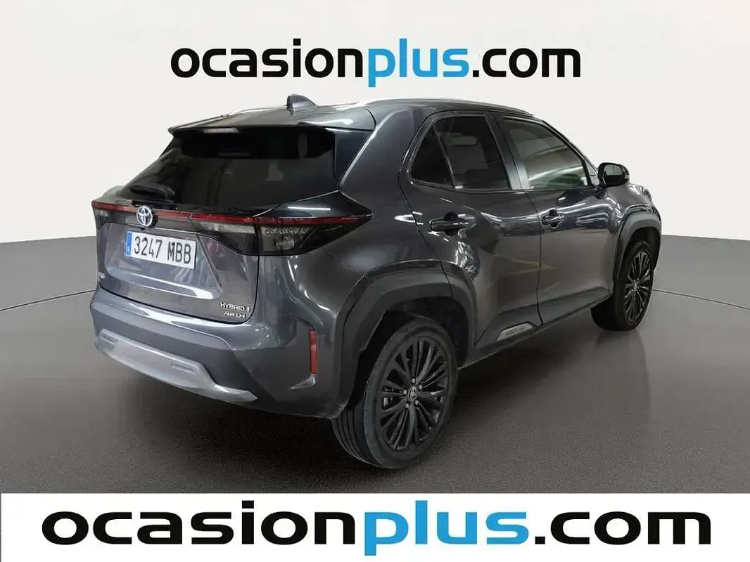 Usado Toyota Yaris Cross 116 CV (85 kW) 2022 Gris SUV