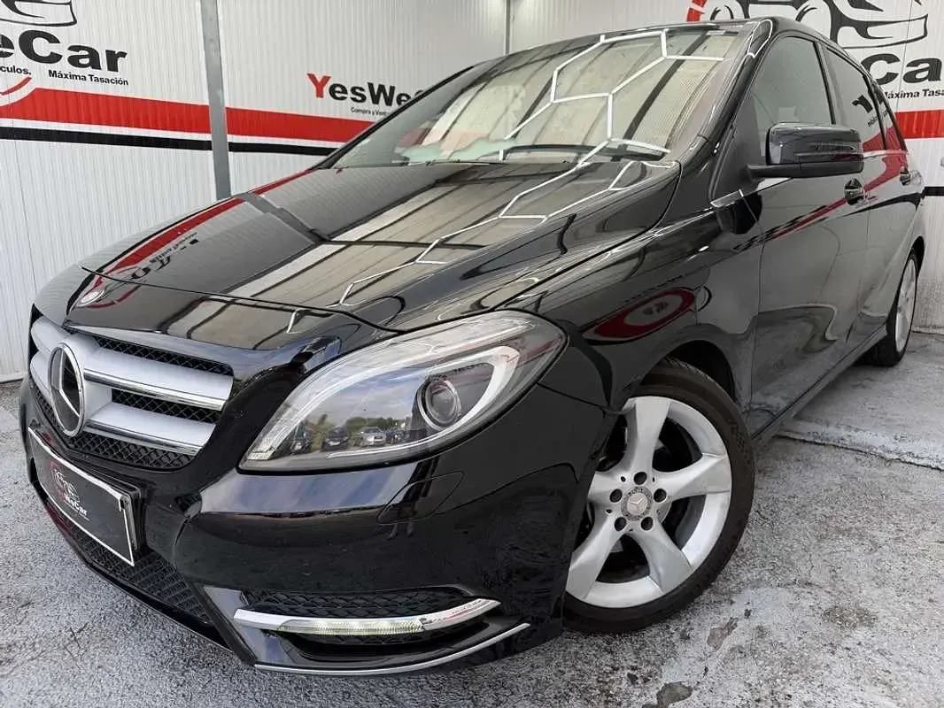 Usado Mercedes B200 136 CV (100 kW) 2014 Negro Utilitario