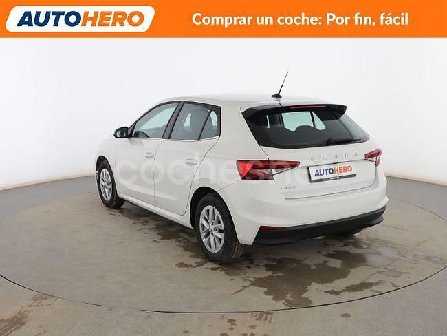 Usado Skoda Fabia 95 CV (69 kW) 2022 Blanco Berlina