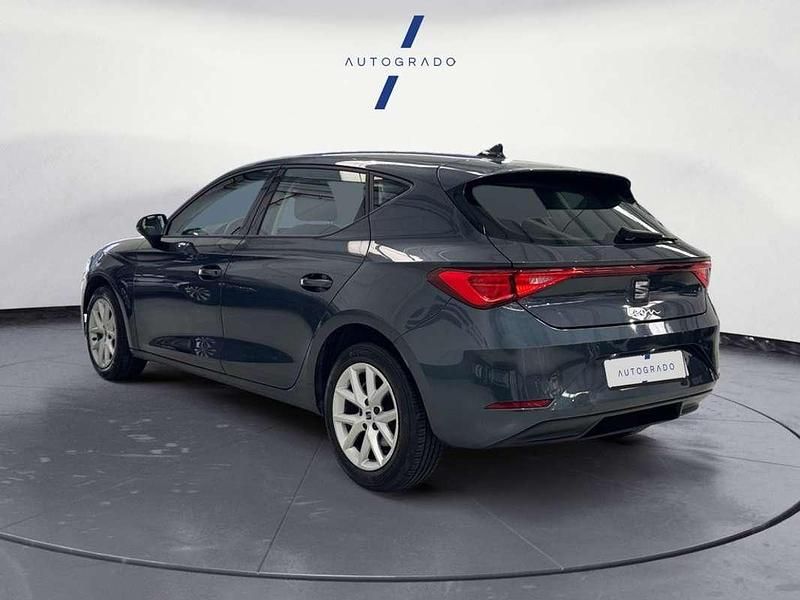 Usado Seat Leon Reference 110 HP (80 kW) 2022 Azul Citadino