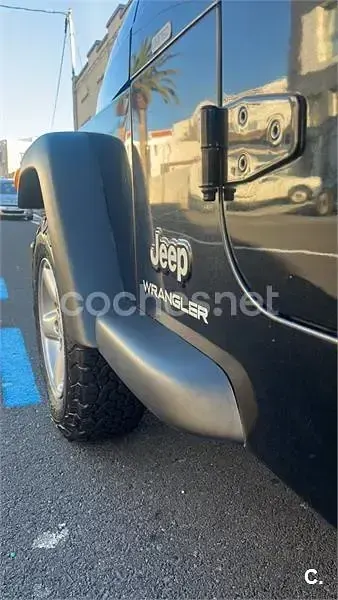 Usado Jeep Wrangler 143 CV (105 kW) 2004 Negro SUV
