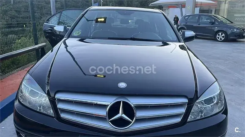 Usado Mercedes C220 Avantgarde 170 CV (125 kW) 2009 Negro Berlina