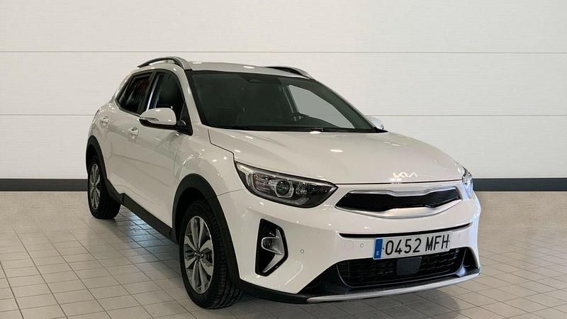 Blanco Usado 2023 Kia Stonic SUV | 18.200 € (Un poco caro) - Imagen 1/1