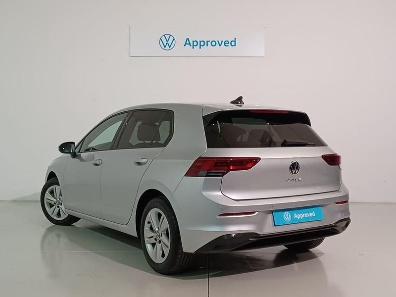 Usado VW Golf VIII Life 130 CV (95 kW) 2020 Gris Berlina