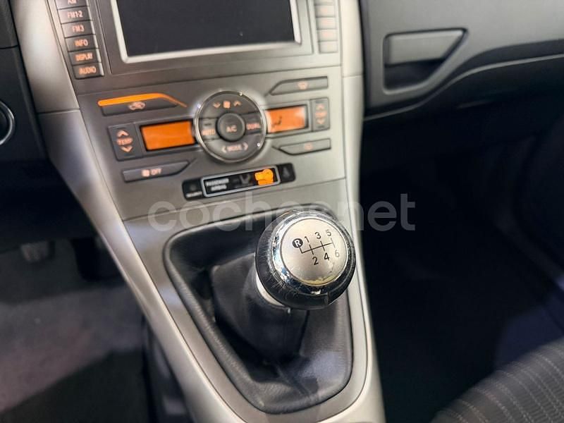 Usado Toyota Auris Active 90 CV (66 kW) 2009 Gris / plata Berlina