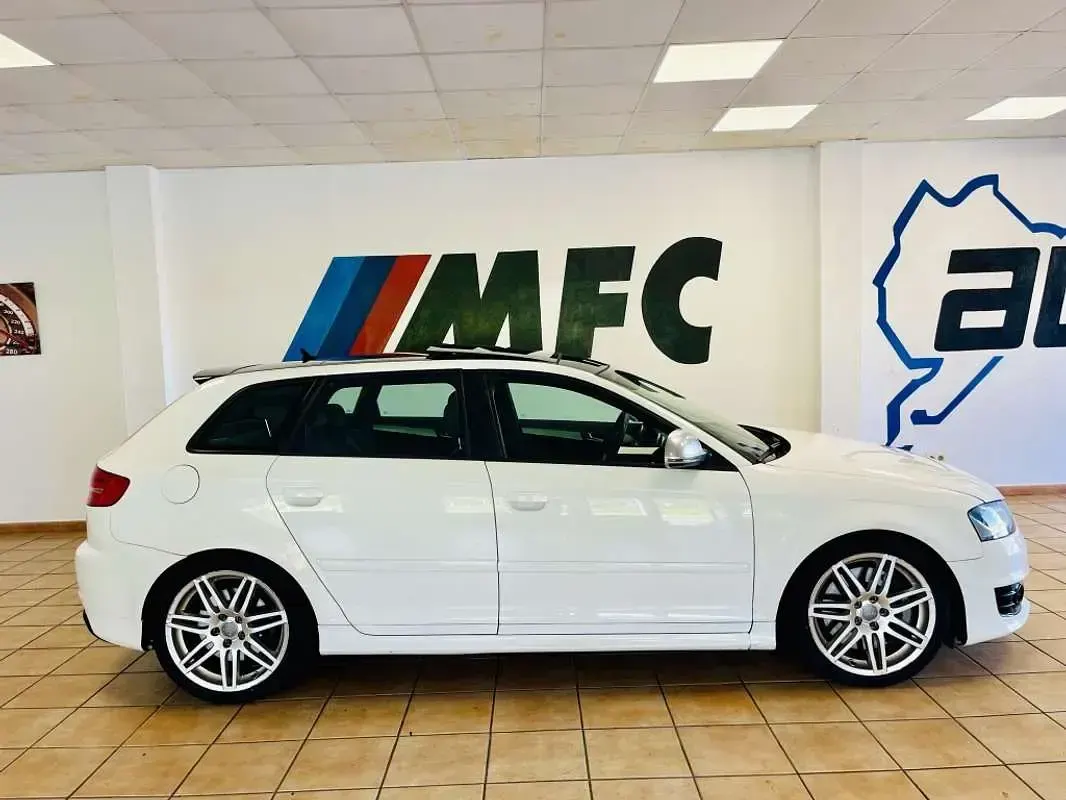 Usado Audi S3 Sportback Ambiente 265 CV (194 kW) 2008 Blanco Utilitario