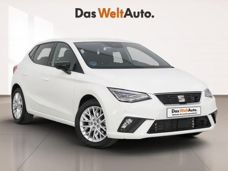 Blanco Usado 2024 Seat Ibiza FR Utilitario | 18.500 € (Precio justo) - Imagen 1/3