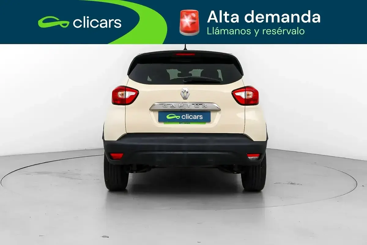 Usado Renault Captur Intens 90 CV (66 kW) 2017 Beige SUV