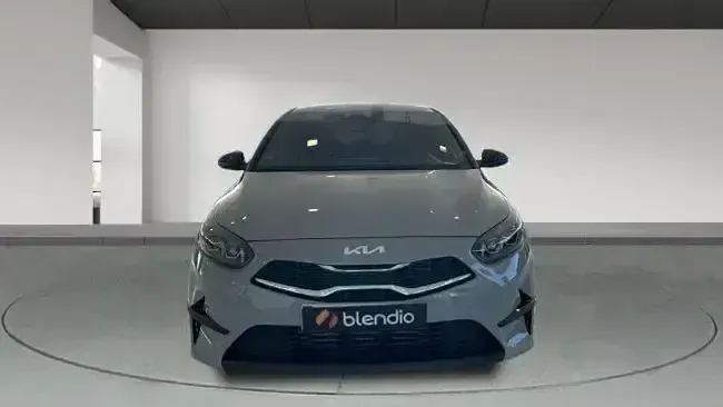 Nuevo Kia Ceed Style 100 CV (73 kW) 2025 Gris Utilitario