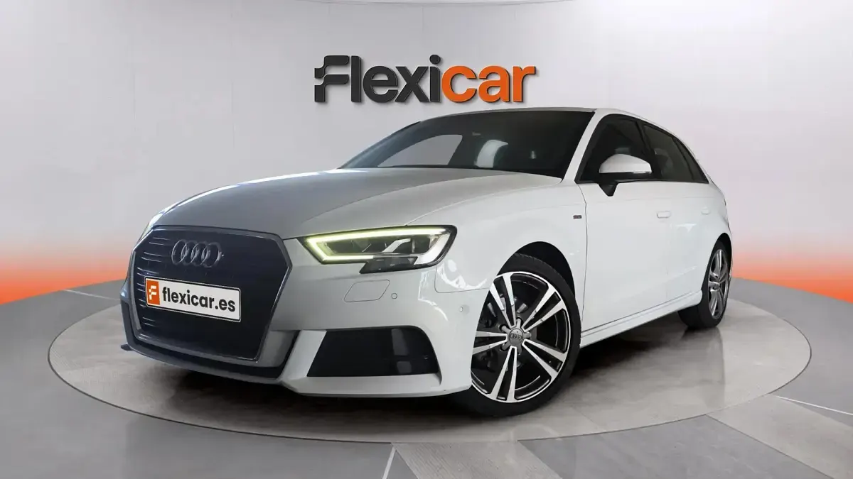 Usado Audi A3 S-Line 116 CV (85 kW) 2019 Blanco Berlina