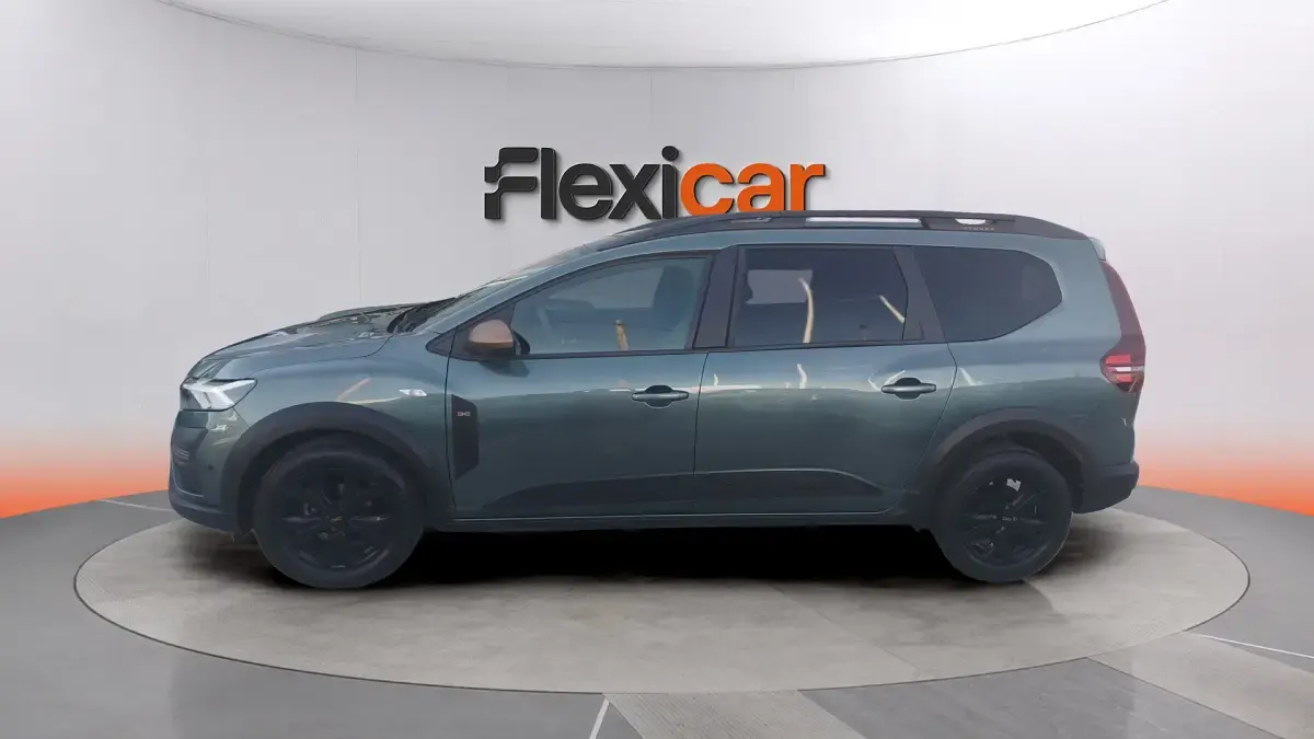 Usado Dacia Jogger Extreme 101 CV (74 kW) 2024 Verde Monovolumen