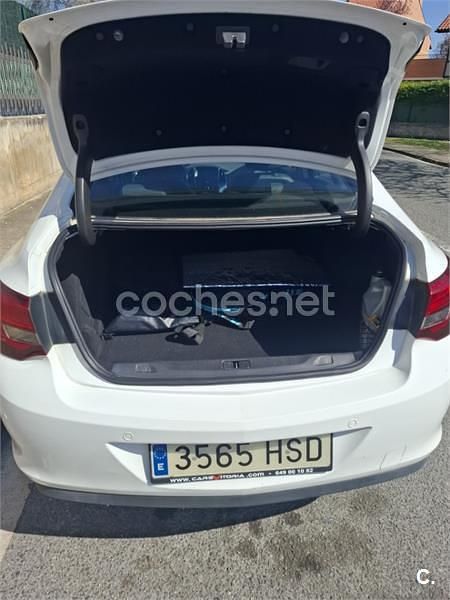 Usado Opel Astra Excellence 130 CV (95 kW) 2013 Blanco Berlina