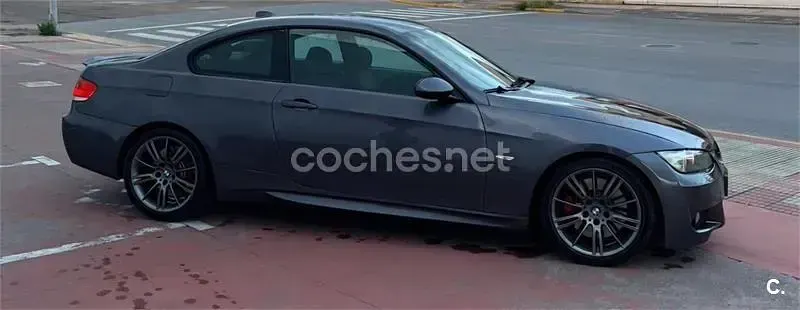 Usado BMW 330 231 CV (169 kW) 2009 Gris / plata Coupe