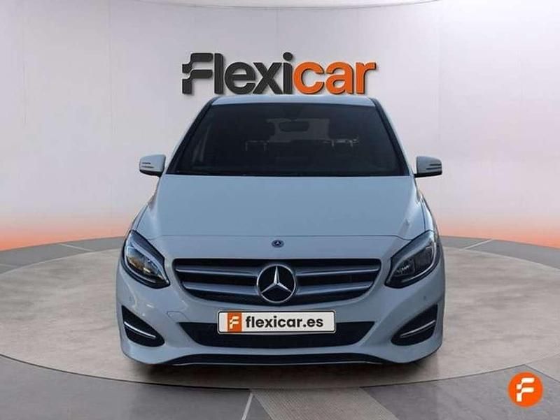 Usado Mercedes B180 122 CV (89 kW) 2017 Blanco Monovolumen