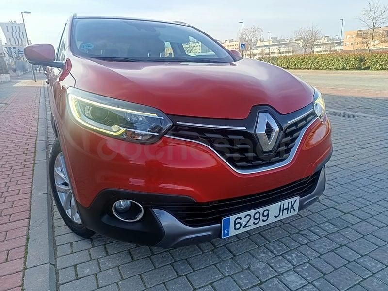 Usado Renault Kadjar Zen 130 CV (95 kW) 2015 Rojo SUV