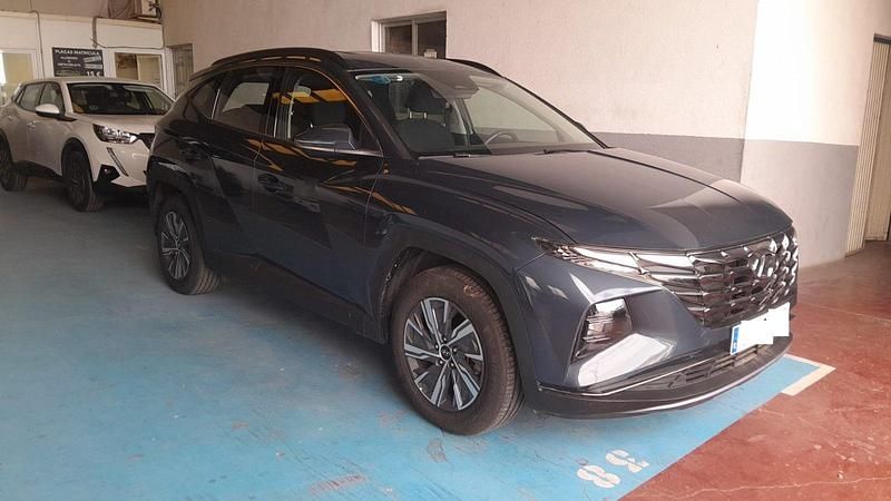 Usado Hyundai Tucson Style 136 CV (100 kW) 2021 Gris SUV