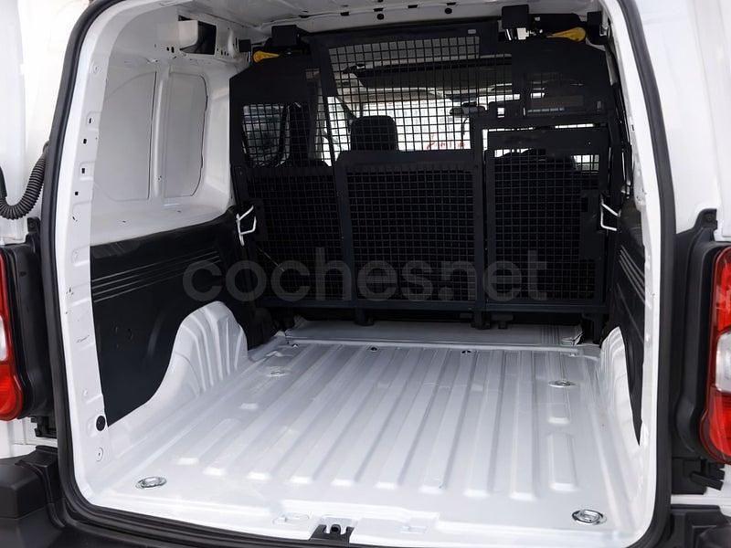Usado Citroën Berlingo Live 102 CV (75 kW) 2022 Blanco Monovolumen