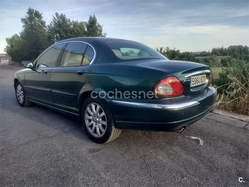 Usado Jaguar X-type Executive 196 CV (144 kW) 2002 Verde Berlina