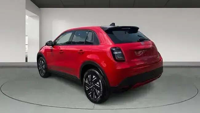 Nuevo Fiat 600 100 CV (73 kW) 2026 Rojo SUV