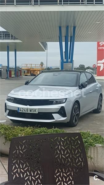 Usado Opel Astra 130 CV (95 kW) 2024 Gris / plata Berlina
