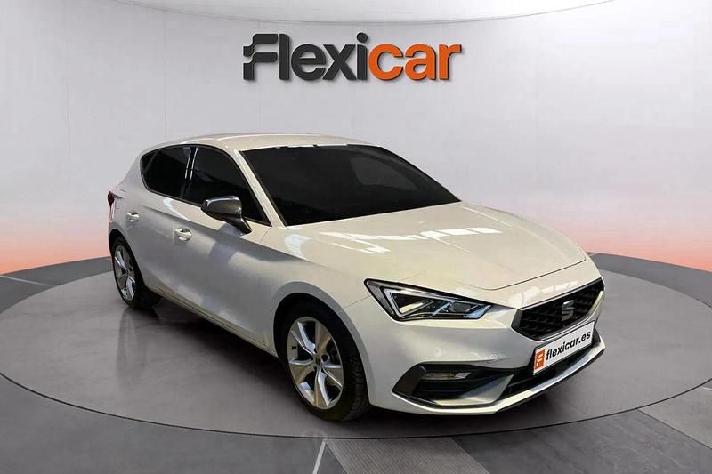 Blanco Usado 2022 Seat Leon Style Berlina | 21.444 € (Un poco caro) - Imagen 1/4