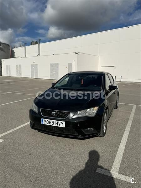 Usado Seat Leon Style 105 CV (77 kW) 2014 Negro Berlina