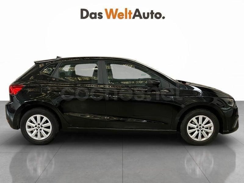 Usado Seat Ibiza Style 110 CV (80 kW) 2023 Negro Utilitario