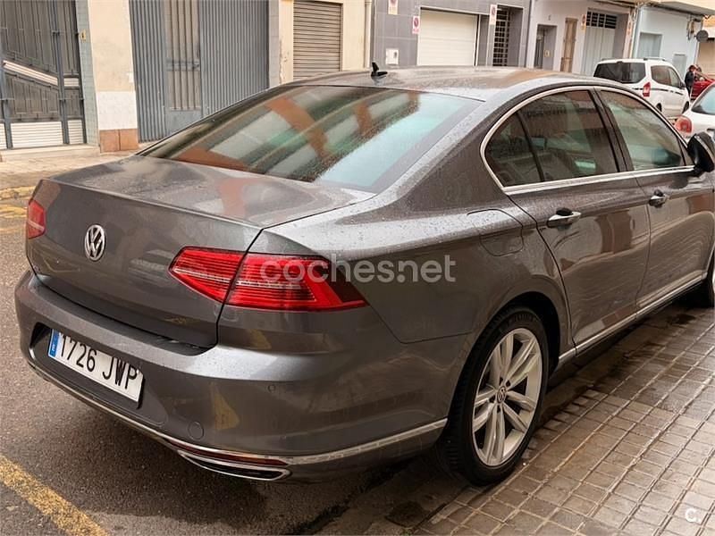 Usado VW Passat GTE 218 CV (160 kW) 2017 Gris / plata Berlina
