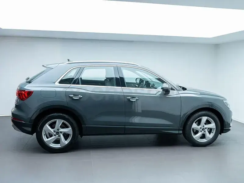 Usado Audi Q3 Advanced Plus 150 CV (110 kW) 2024 Gris / plata SUV