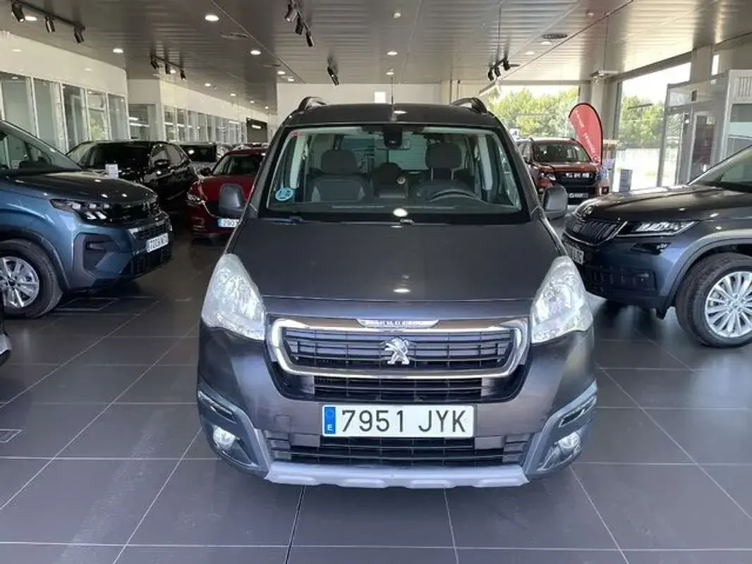 Usado Peugeot TePee Outdoor 99 CV (72 kW) 2017 Gris Van
