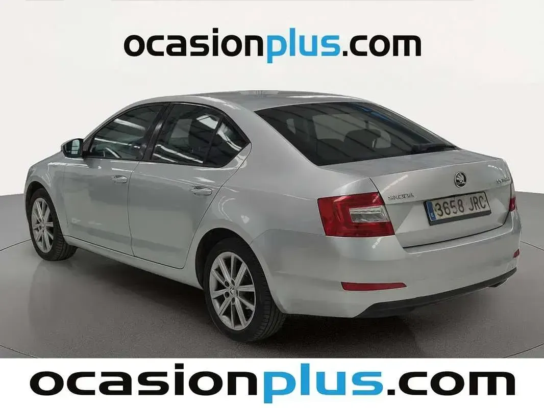 Usado Skoda Octavia 110 CV (80 kW) 2016 Gris Familiar