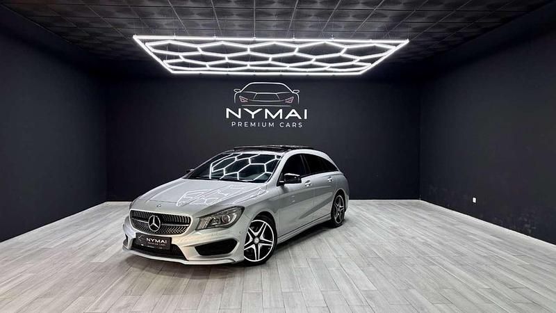 Usado Mercedes CLA220 Shooting Brake AMG line 177 CV (130 kW) 2015 Gris Familiar