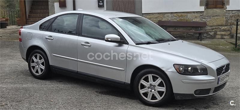 Usado Volvo S40 Momentum 136 CV (100 kW) 2007 Gris / plata Berlina