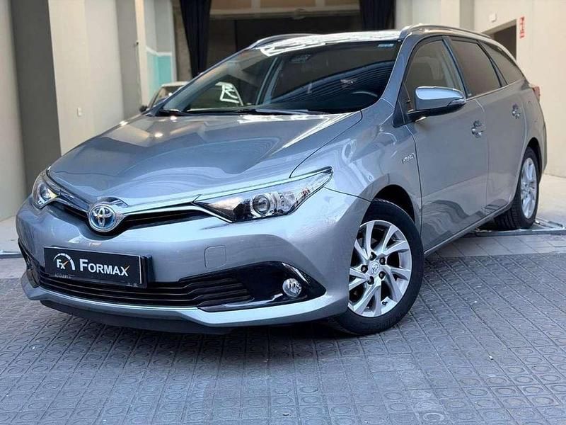 Usado Toyota Auris Touring Sports Advance 136 CV (100 kW) 2016 Gris Familiar