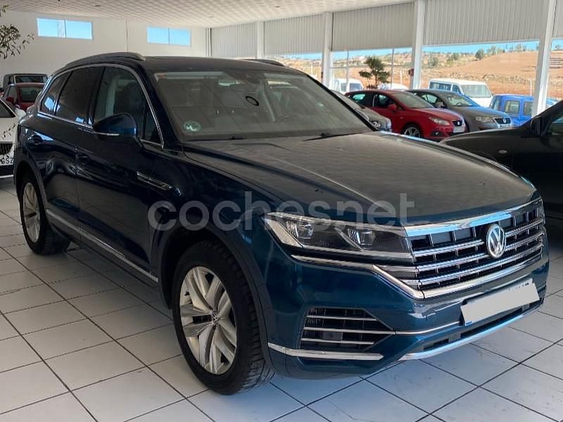 Käytetty VW Touareg R-line 286 HP (210 kW) 2018 Sininen Katumaasturi