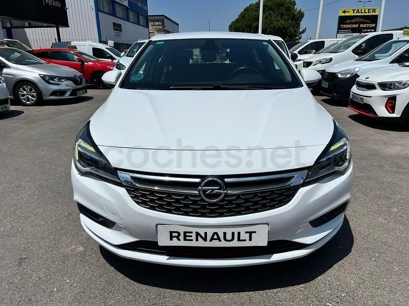 Usado Opel Astra Selective 110 CV (80 kW) 2019 Blanco Berlina