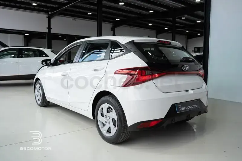 Usado Hyundai i20 100 CV (73 kW) 2021 Blanco Utilitario