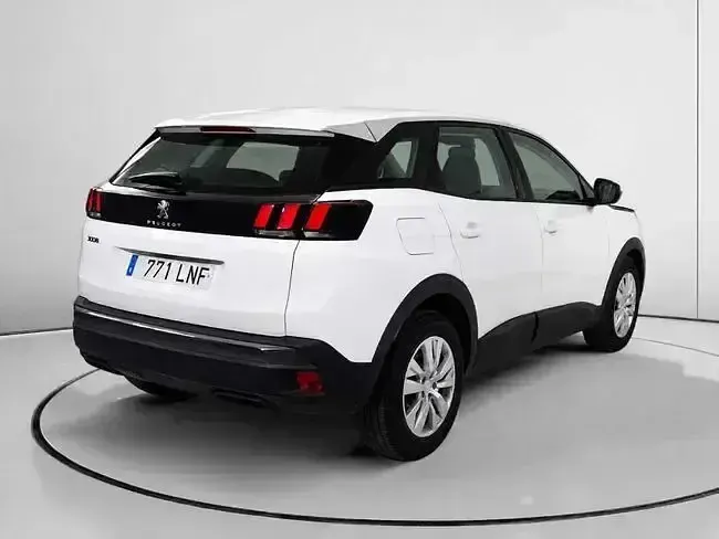 Usado Peugeot 3008 Active 130 CV (95 kW) 2021 Blanco SUV