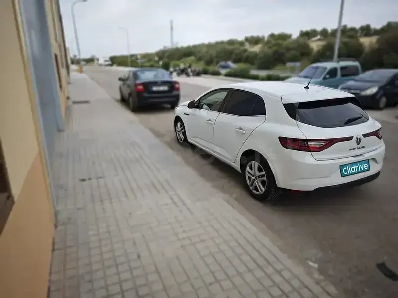 Usado Renault Mégane IV Life 90 CV (66 kW) 2018 Blanco Berlina