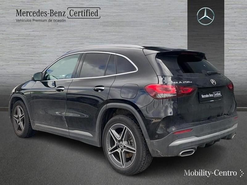 Usado Mercedes GLA250 AMG line 160 CV (117 kW) 2022 Nachtschwarz  unilack SUV